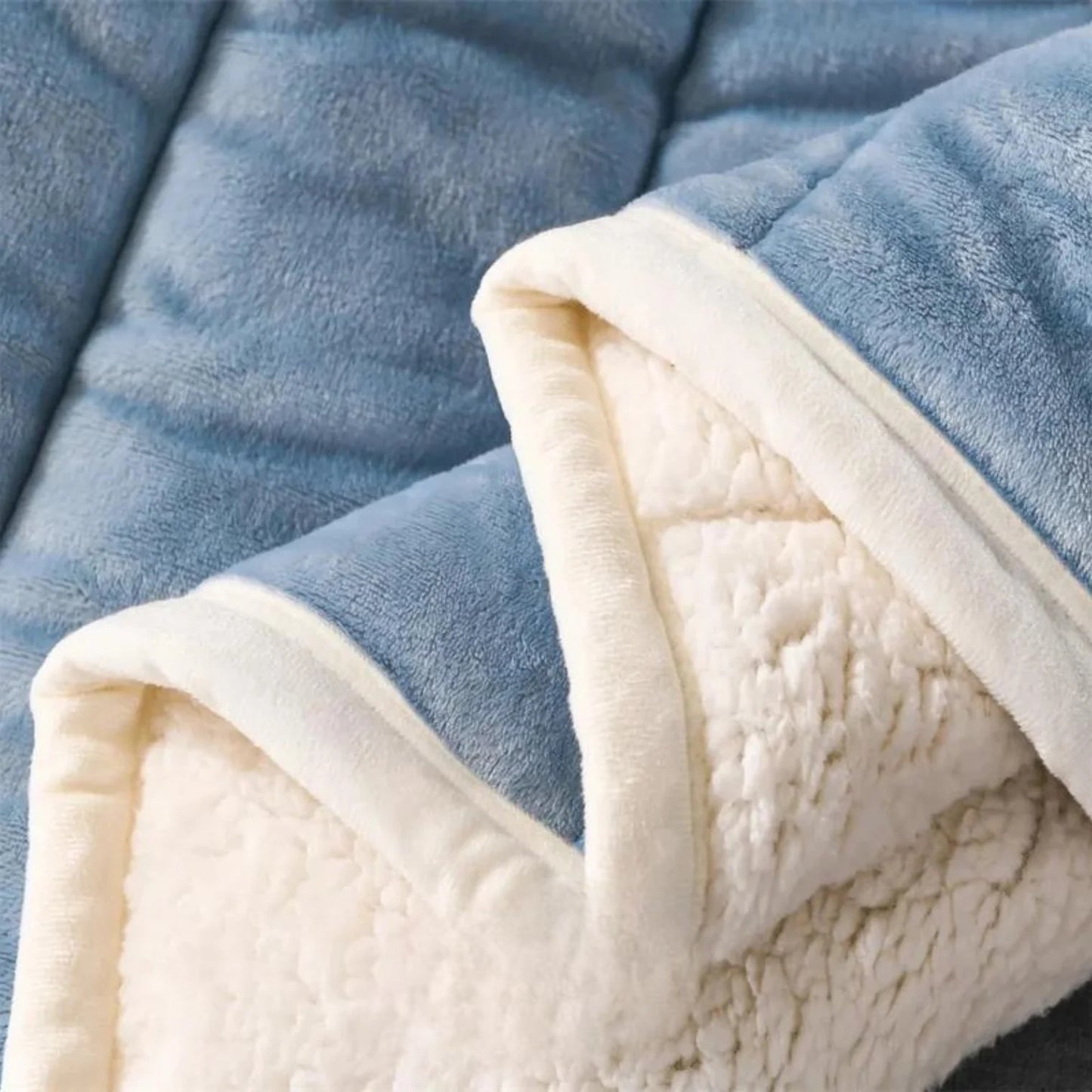 CozyFleece™ pūkuota vilnonė antklodė | Šilta ir jauki – rudeniui ir žiemai
