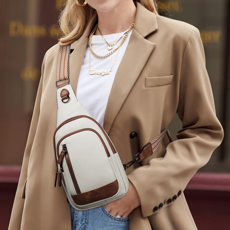 🎁 Moteriška odinė rankinė per petį